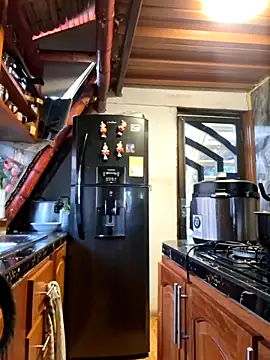 amazonafit  online show from April 2026 09:37:02 PM