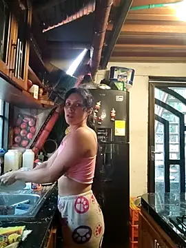 amazonafit  online show from November 2025 09:04:02 PM