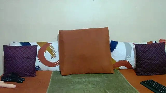 DiamondLuv29 online show from April 2026 02:49:02 AM