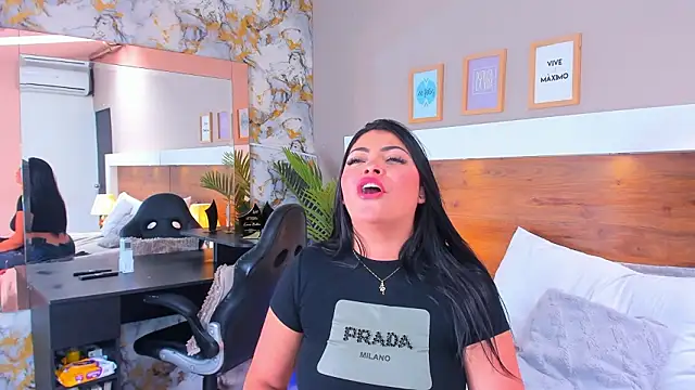 EmaBakker online show from March 2026 07:04:02 PM