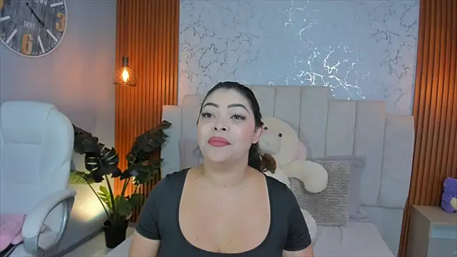 EmaBakker online show from April 2026 09:27:01 AM