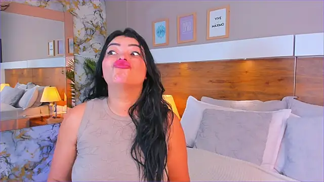 EmaBakker online show from January 2026 11:24:01 AM