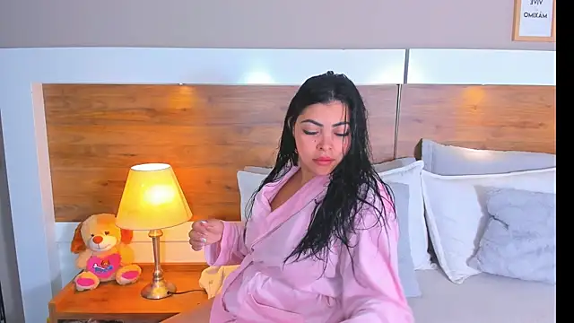 EmaBakker online show from April 2026 10:09:02 AM