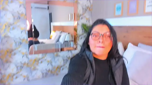 EmaBakker online show from January 2026 11:24:02 AM