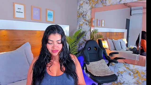 EmaBakker online show from April 2026 04:47:02 AM