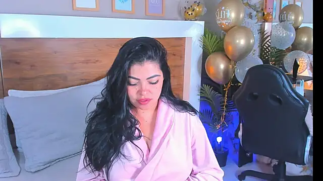 EmaBakker online show from April 2026 11:46:02 AM