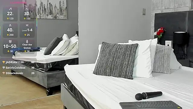 Lana-Gross online show from October 2025 03:33:01 PM