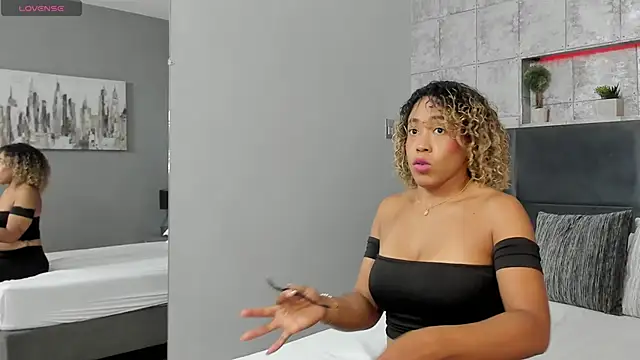 Lana-Gross online show from October 2025 02:40:01 PM