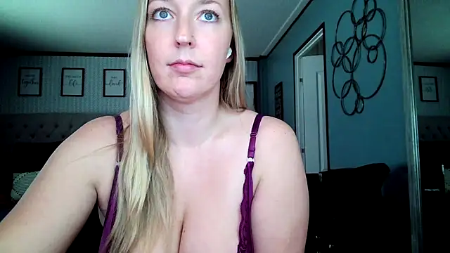 lucyallen4201 online show from January 2025 07:07:02 PM