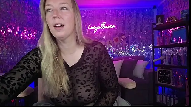 lucyallen4201 online show from June 2026 10:21:01 AM