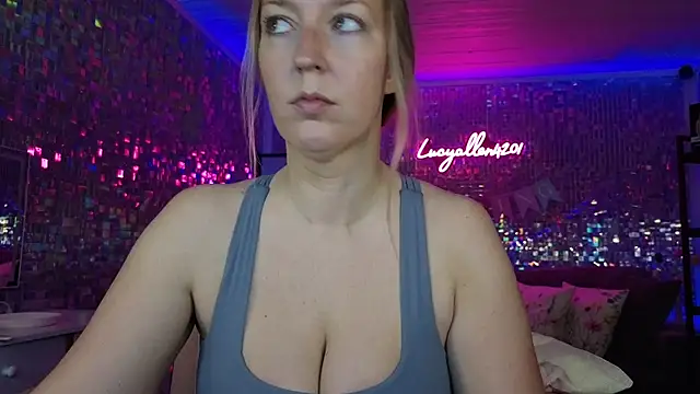 lucyallen4201 online show from May 2026 10:18:02 AM