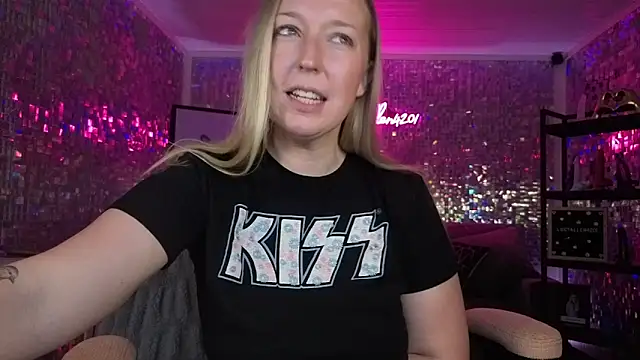 lucyallen4201 online show from January 2026 12:09:01 PM