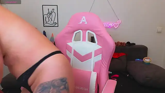 Milas Dreams online show from October 2025 08:30:01 PM