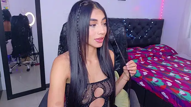 Snapshot of JulietaCheerr chatting on December 2025 02:04:01 PM JulietaCheerr online show from December 2025 02:04:01 PM