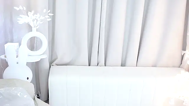 UUKiss  online show from February 2025 01:38:01 PM