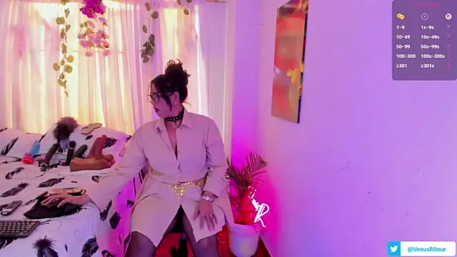 Venus R0se online show from November 2025 05:01:02 PM