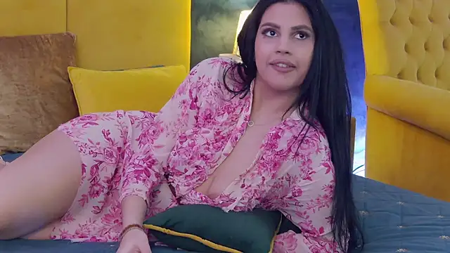 Snapshot of GiuliaHarvey chatting on March 2025 07:38:01 PM GiuliaHarvey online show from March 2025 07:38:01 PM