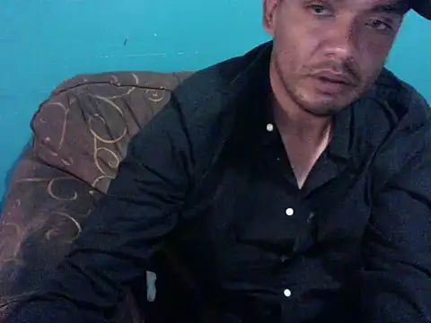 Snapshot of TUMORENO1 chatting on October 2025 11:18:02 PM TUMORENO1 online show from October 2025 11:18:02 PM