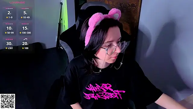 Snapshot of Nora_Failure chatting on July 2026 08:44:01 AM Nora Failure online show from July 2026 08:44:01 AM