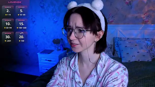 Snapshot of Nora_Failure chatting on December 2025 11:31:01 AM Nora Failure online show from December 2025 11:31:01 AM