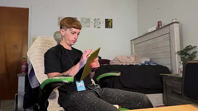 twentywithafelonyy online show from November 2025 06:12:02 PM