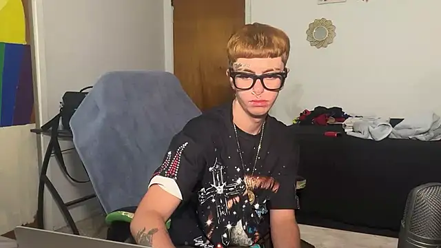 twentywithafelonyy online show from November 2025 10:41:02 AM