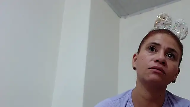 yinnatthh online show from September 2025 12:28:02 AM