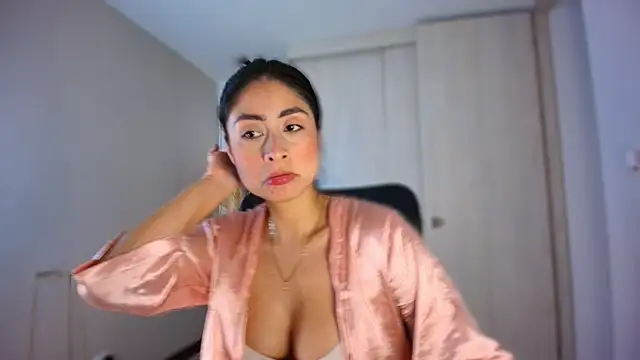auroracaruso11 online show from July 2026 05:10:02 PM