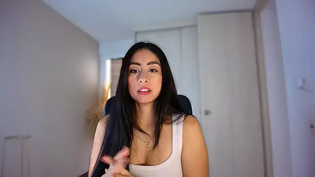 auroracaruso11 online show from July 2026 03:35:01 PM