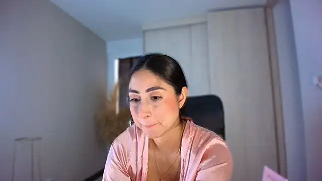 auroracaruso11 online show from July 2026 09:25:01 PM