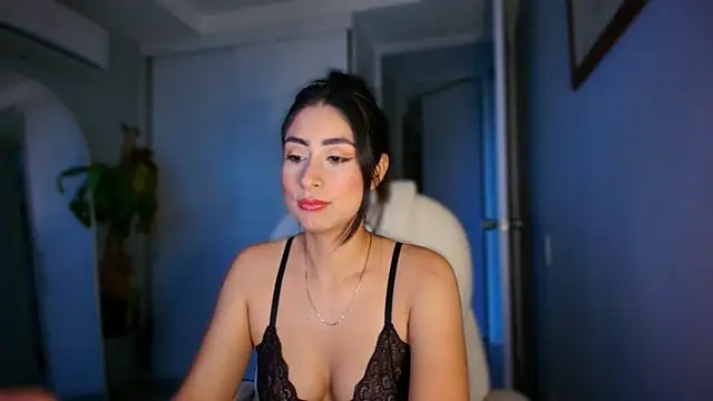 auroracaruso11 online show from October 2025 10:09:01 PM