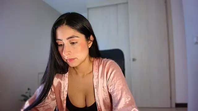 auroracaruso11 online show from June 2026 08:06:01 PM