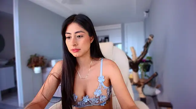 auroracaruso11 online show from March 2025 01:08:02 PM