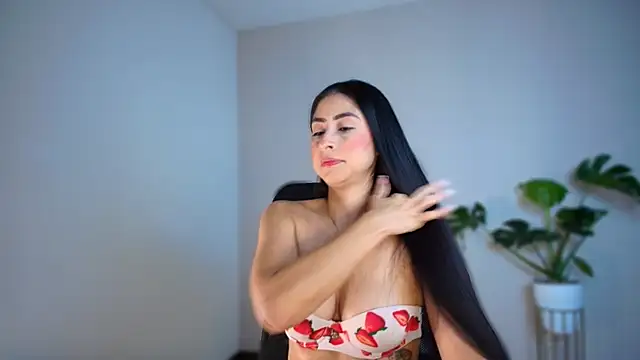 auroracaruso11 online show from February 2026 12:12:02 PM