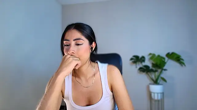 auroracaruso11 online show from January 2026 12:03:02 AM