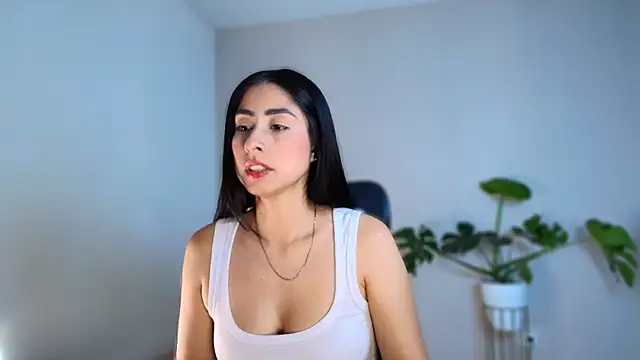 auroracaruso11 online show from March 2026 07:18:02 PM