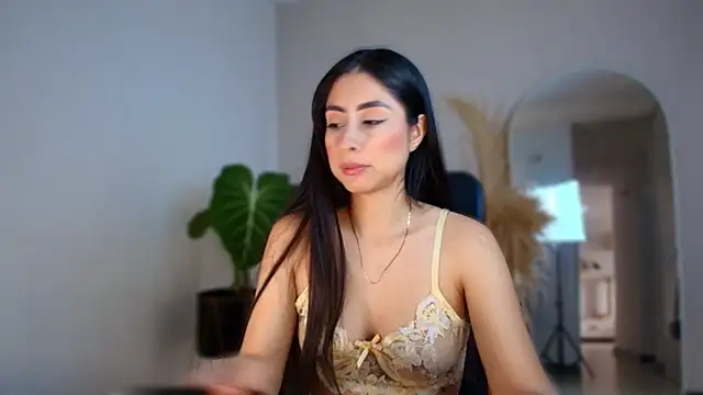 auroracaruso11 online show from December 2025 09:14:01 PM