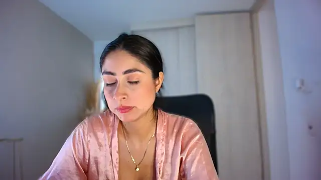 auroracaruso11 online show from July 2026 06:48:01 PM