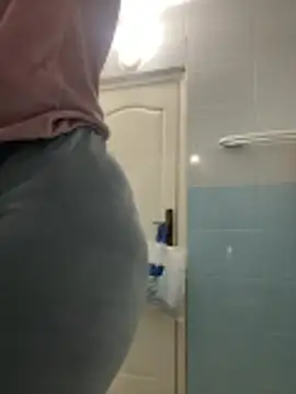 Snapshot of Layla-daloua chatting on February 2026 04:29:01 PM Layla-daloua online show from February 2026 04:29:01 PM