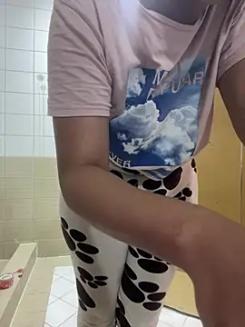 Snapshot of Layla-daloua chatting on January 2026 03:13:01 AM Layla-daloua online show from January 2026 03:13:01 AM