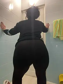 Snapshot of Layla-daloua chatting on February 2026 11:03:02 PM Layla-daloua online show from February 2026 11:03:02 PM