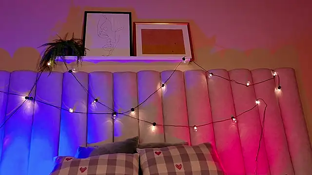 Snapshot of ParisFox_ chatting on February 2026 08:47:01 PM ParisFox online show from February 2026 08:47:01 PM