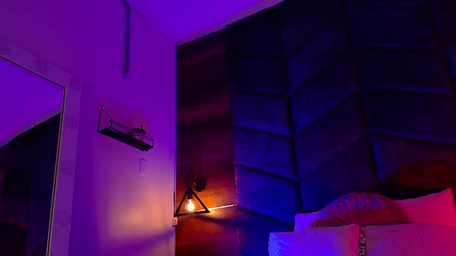 Snapshot of ParisFox_ chatting on February 2026 07:43:01 PM ParisFox online show from February 2026 07:43:01 PM