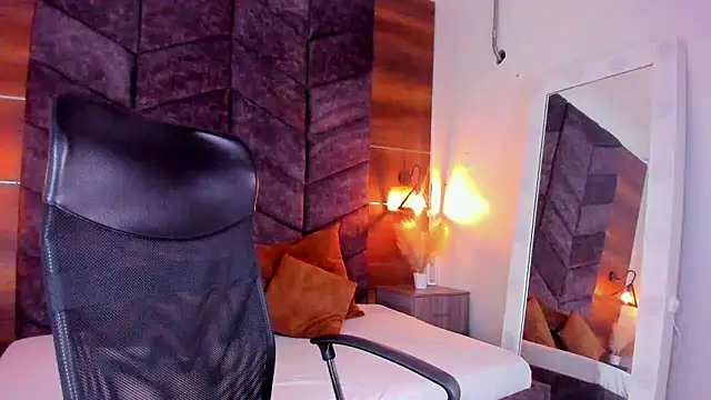 ParisFox  online show from March 2025 07:58:01 PM