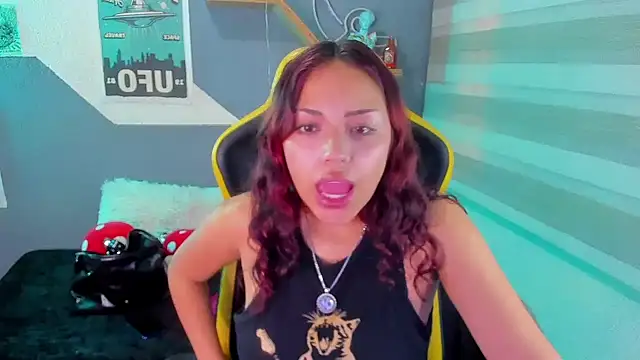 Liittleluaa  online show from October 2025 01:43:02 PM