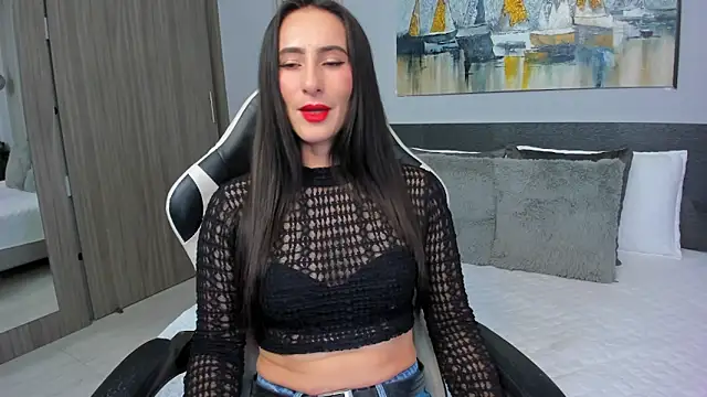 SaraGomez1 online show from May 2026 12:32:02 PM