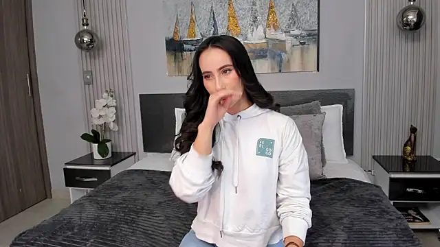 SaraGomez1 online show from May 2026 12:15:01 PM