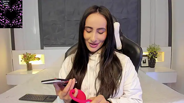 SaraGomez1 online show from December 2025 12:40:02 PM