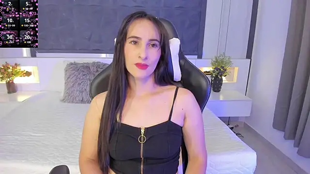 SaraGomez1 online show from December 2025 01:49:02 PM