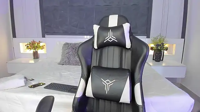 SaraGomez1 online show from November 2025 12:32:02 PM